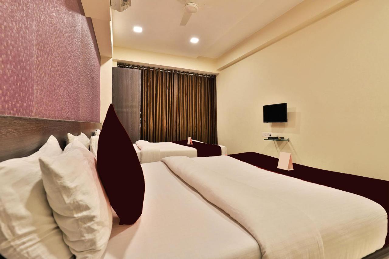 Hotel Royal Rituals Surat Exterior foto